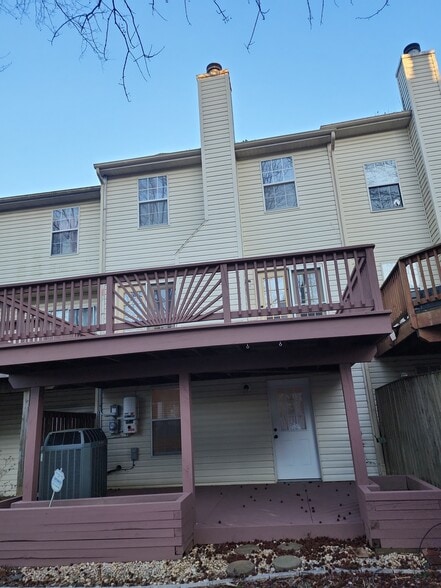 Building Photo - 9308 Gordon Ct