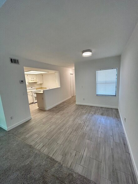 Building Photo - 7200 SW 8th Ave