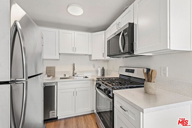 Building Photo - 836 Ashland Ave