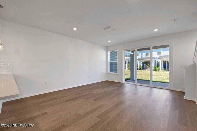 Building Photo - 24 Thurnham Ln