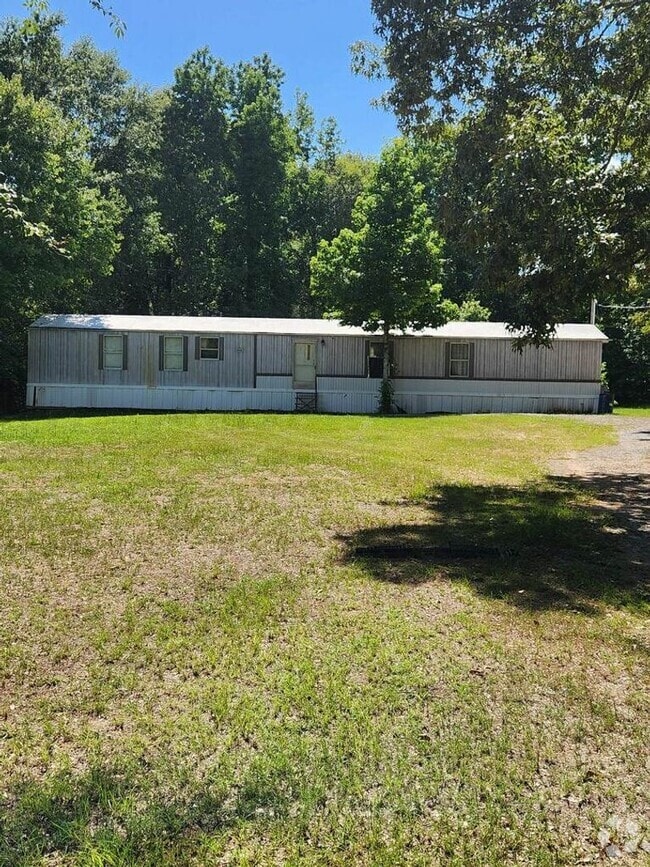 Building Photo - Recently remodeled mobile home in the country
