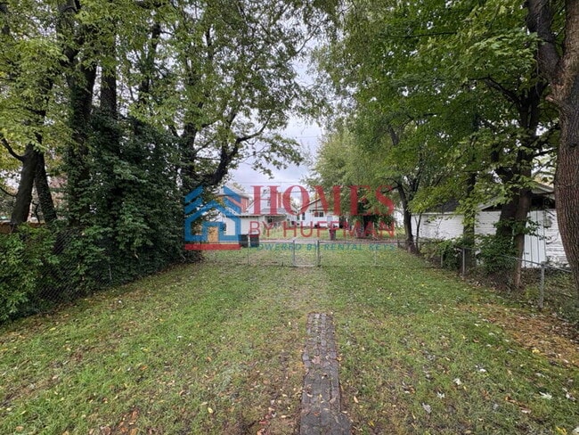 Building Photo - Two Bedroom House | Move in Ready | Move I...