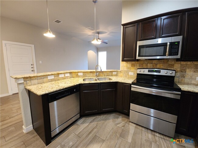 Building Photo - 1115 Creekside Orchard