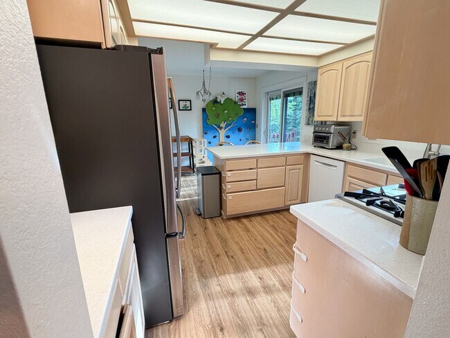 Building Photo - 6841 Crooked Tree Dr