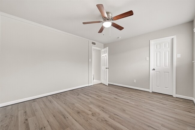 Building Photo - 7739 Antoine Dr