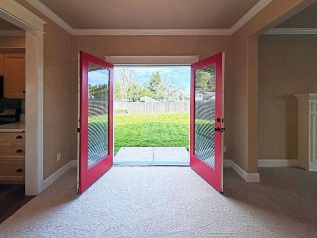 Building Photo - 520 Honeysuckle Ln