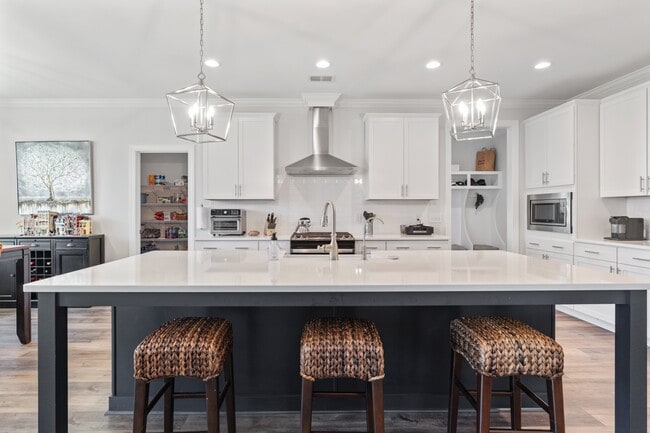 Building Photo - 5166 Cloverland Way