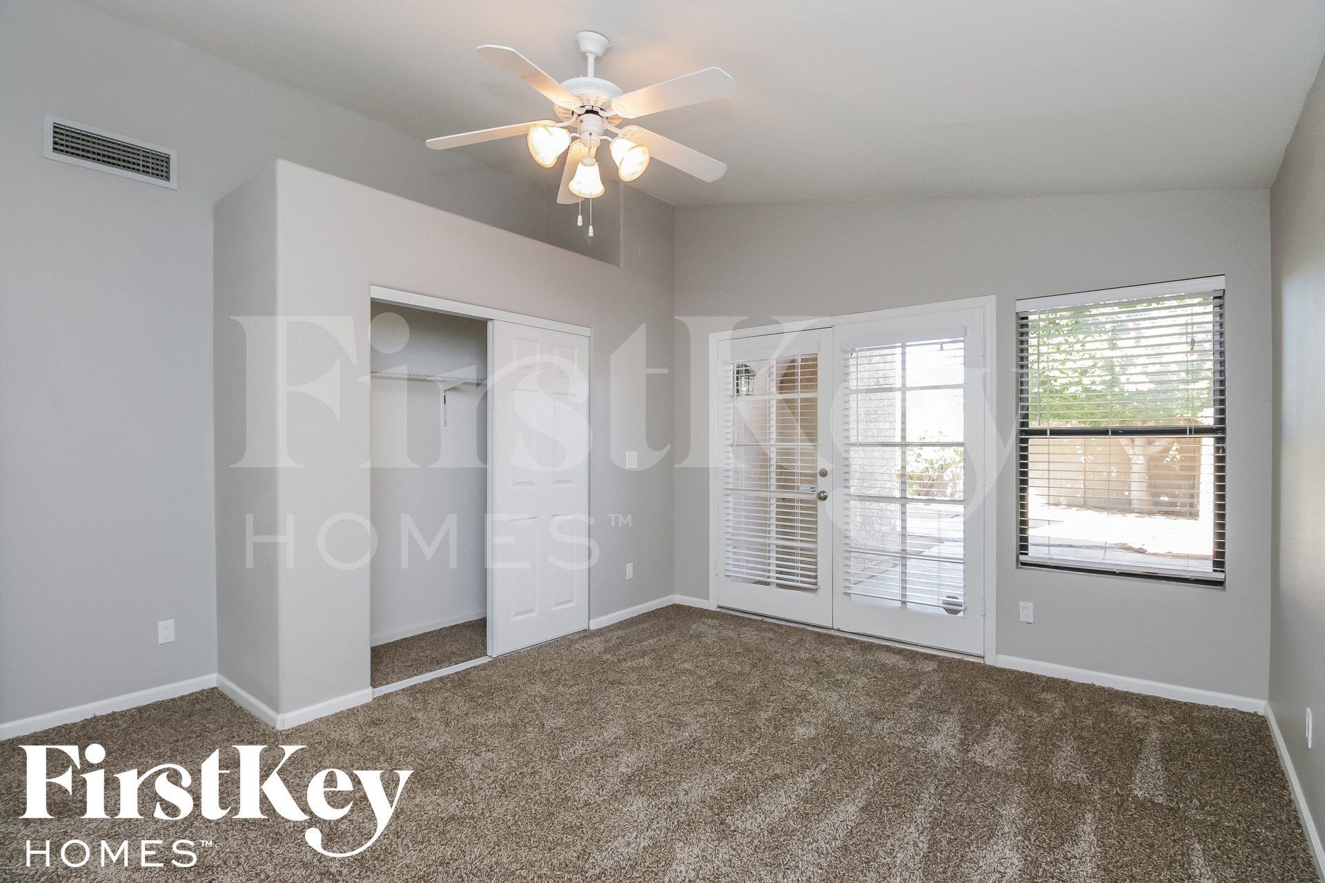 Building Photo - 306 E Vaughn Ave