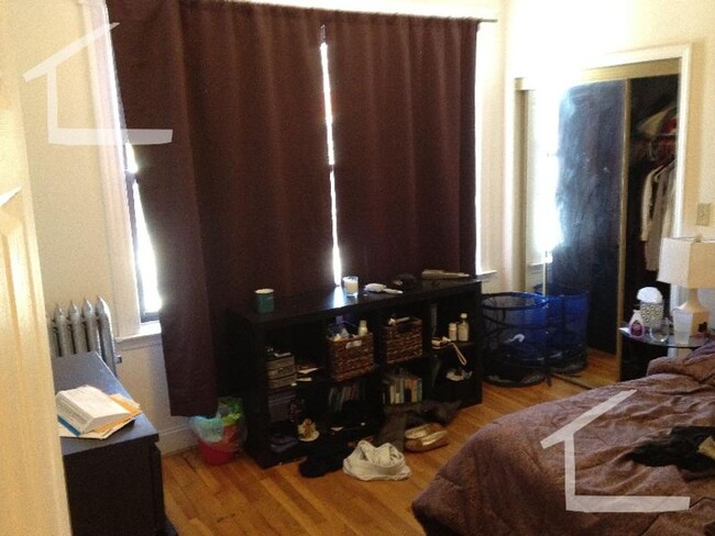 Building Photo - Great Brighton 5-Bed!