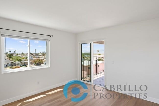 Building Photo - 526 11th St