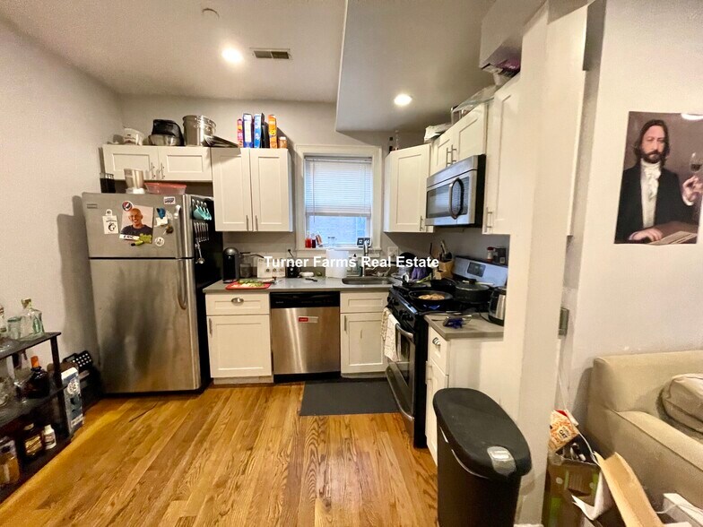 Building Photo - 721 Parker St