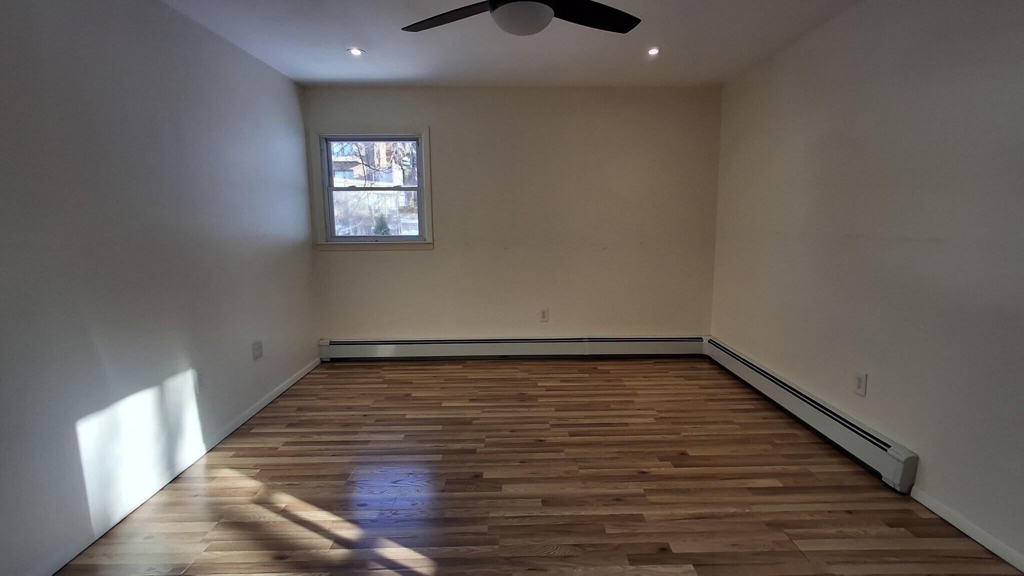 Bedroom 3 - Primary - (12' x 16') - 3409 Givernaud Ter