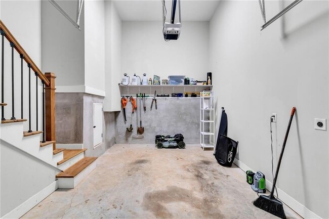 Building Photo - 976 Dunning St SE