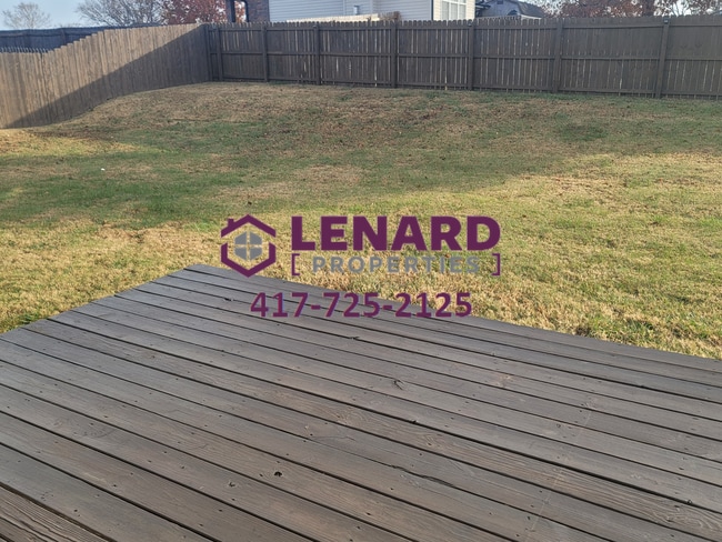 Building Photo - Spacious 3 Bedroom Home Ready for Move In!