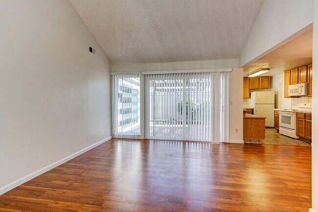 Building Photo - 5909 Manorwood Ct