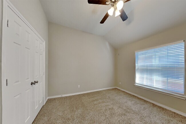 Building Photo - 16642 Greenbriar Point Ln