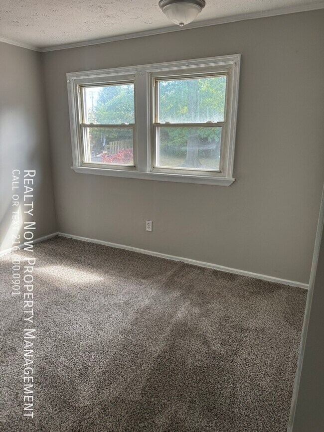 Building Photo - 11749 Arden Ave