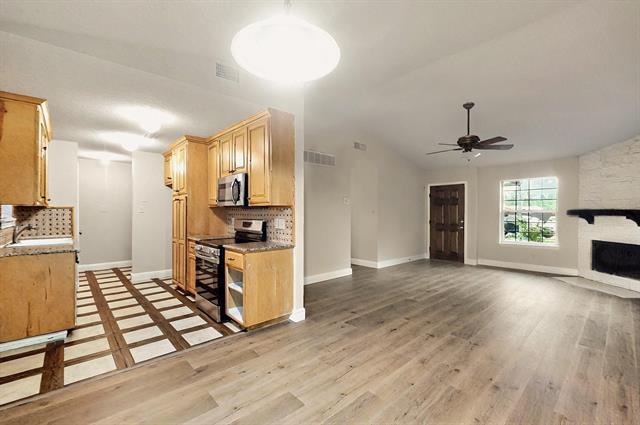 Building Photo - 1102 High Mesa Dr
