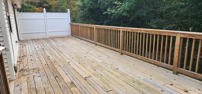 Building Photo - 4 Idlewood Ln