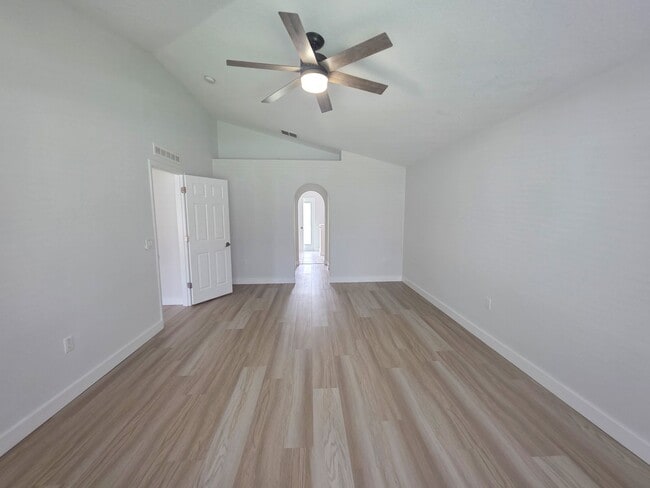 Building Photo - Beautiful 4 Bedroom in Gated Compass Pointe