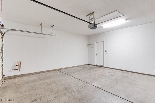 Building Photo - 1221 Sonatina Dr