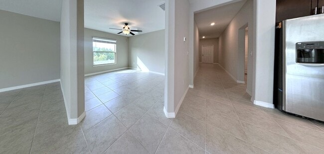 Building Photo - 376 Rain Berry Ave