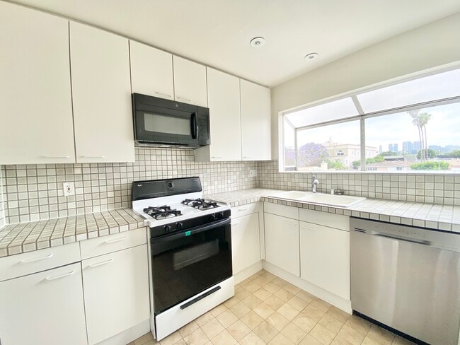 Building Photo - 849 S Shenandoah St