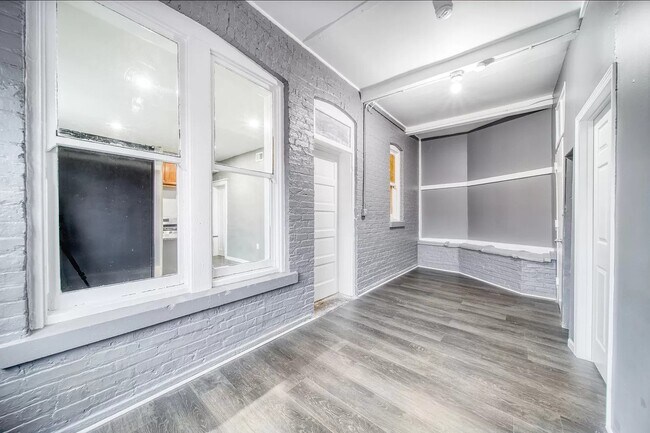 Dining Room - 2405 S Troy St