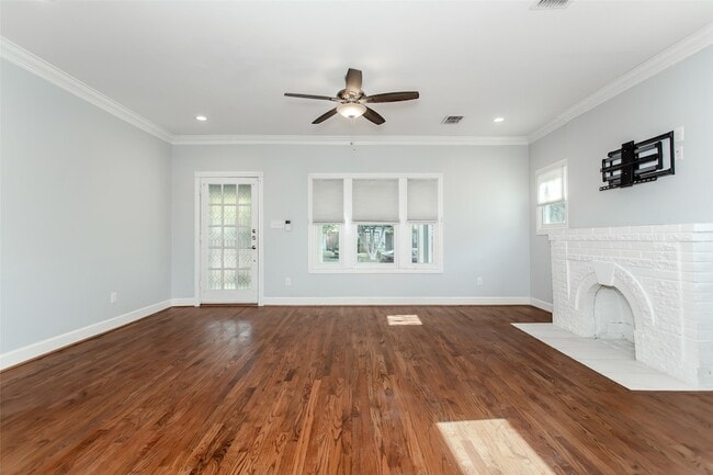 Building Photo - 5327 Worth St