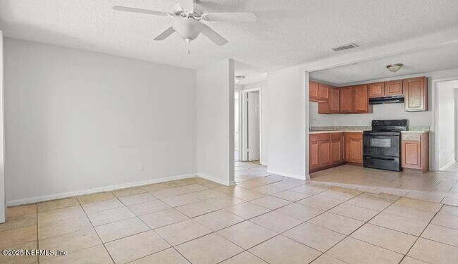 Building Photo - 5758 Newberg Ln