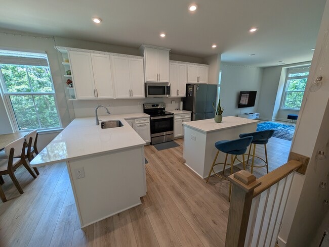 Building Photo - 460 Spearfield Ln