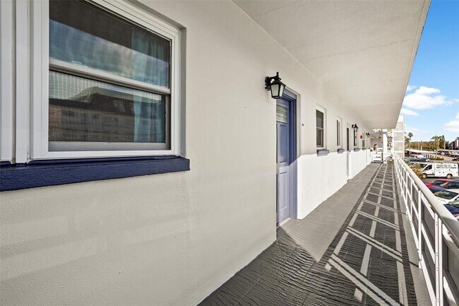 Building Photo - 5955 30th Ave S