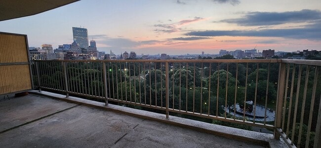 Building Photo - 151 Tremont St
