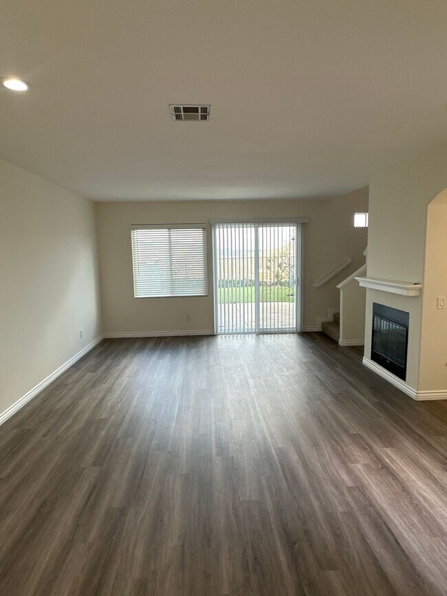 Building Photo - SCRIPTS RANCH-FULLY REMODELED  2 BED, 2.5 BATH - AVAILABLE NOW!