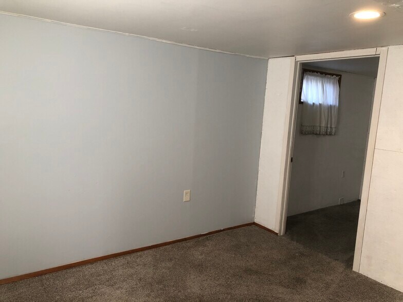 Building Photo - 207 S 16th Ave