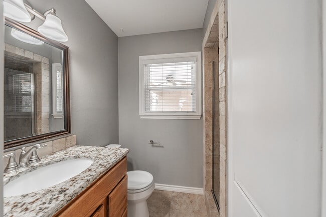 Building Photo - 6817 Fortune Rd