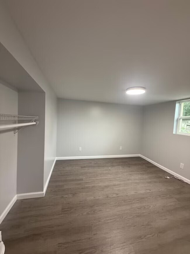 Building Photo - 1022 Byrd Ave