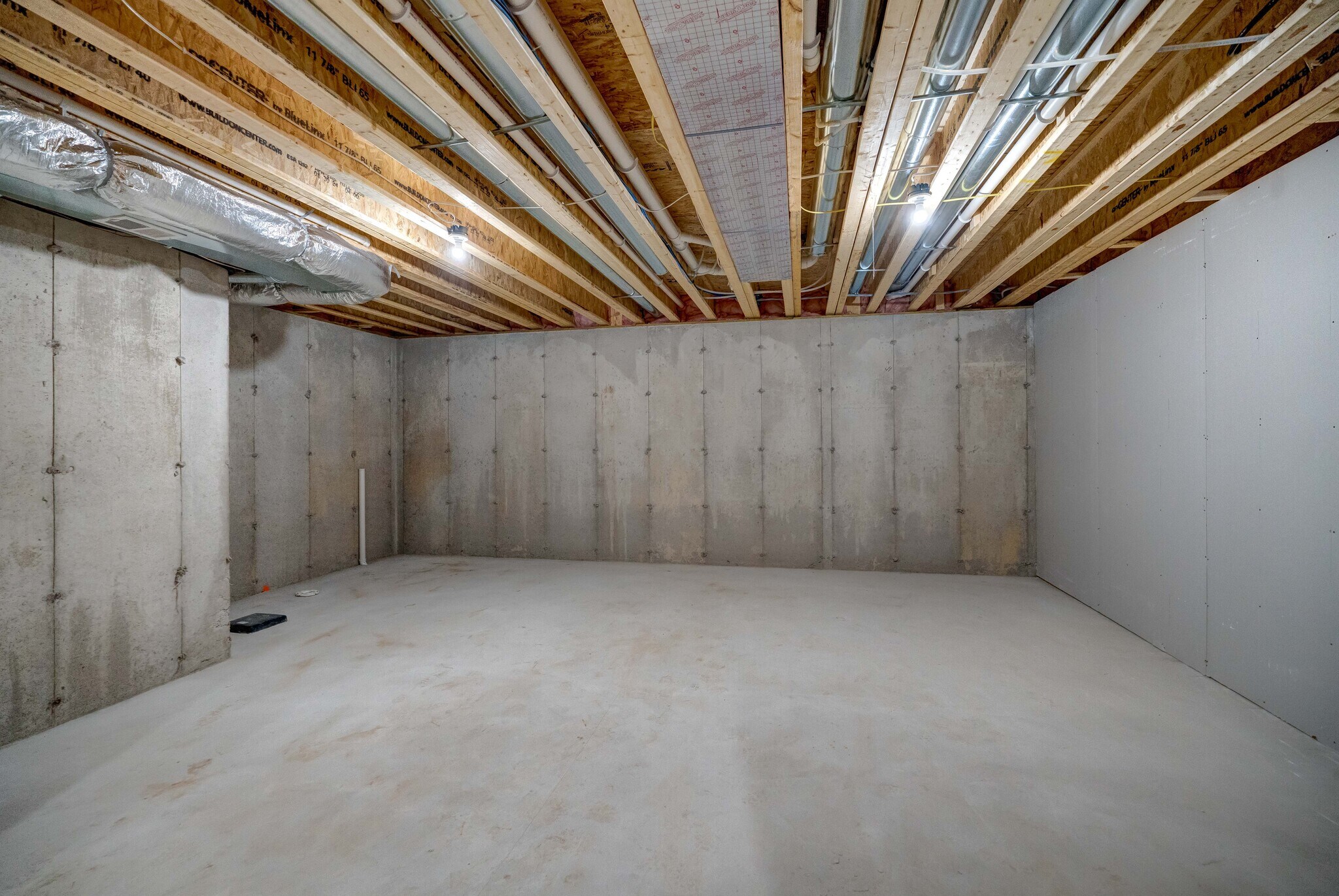 Building Photo - 291 N Bergamont Blvd