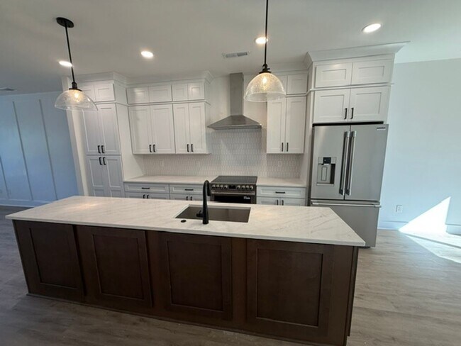 Building Photo - 5015 Grayton Aly
