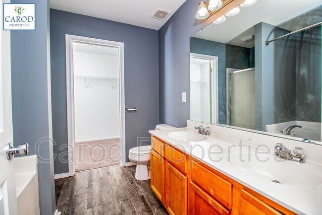 Building Photo - 8630 Redding Glen Ave