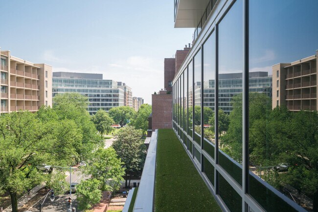 Building Photo - 1110 23rd St NW