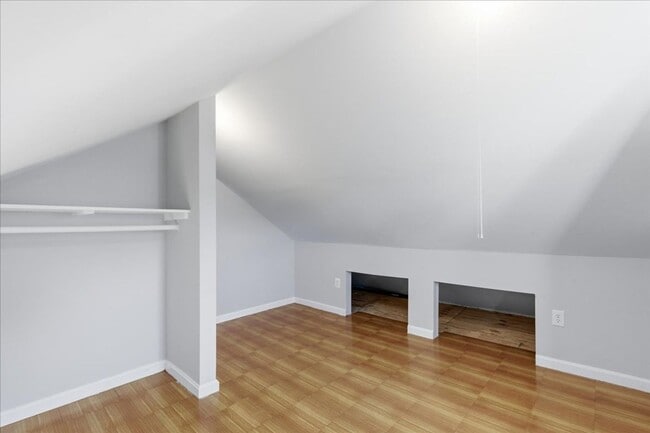 Building Photo - 403 S Veitch St