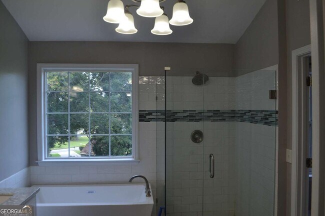 Building Photo - 1620 Grand Jct