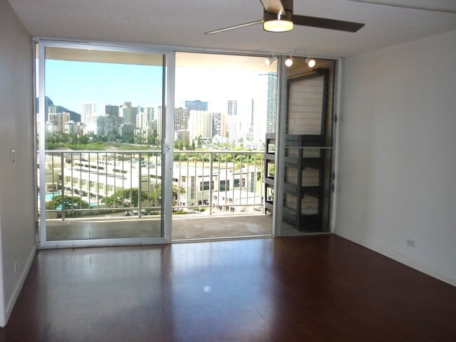 Building Photo - 2439 Kapiolani Blvd