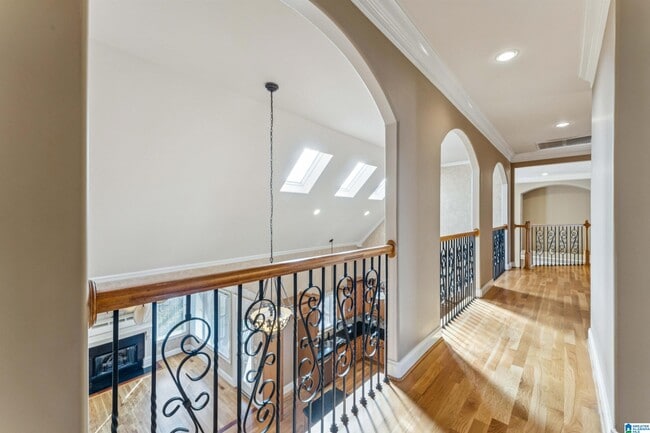 Building Photo - 2005 Lake Heather Dr