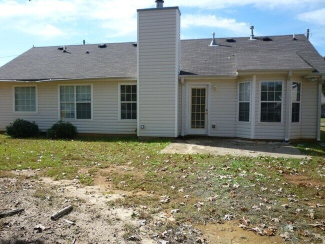 Building Photo - 180 Waters Edge Dr