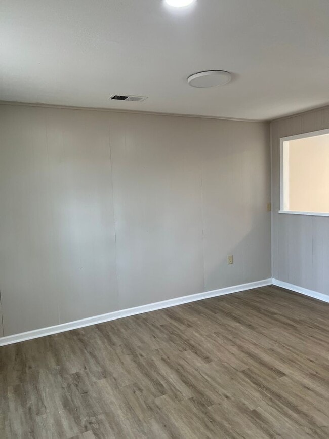 Building Photo - 3 Bedroom 1 Bath home in Millington near School