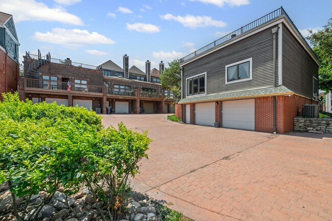 Building Photo - Amazing Union Hill Single Family Home