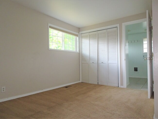 Building Photo - 3bd/1.75ba Seattle Home