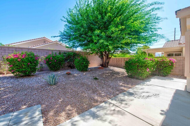 Building Photo - 78872 Canyon Vista